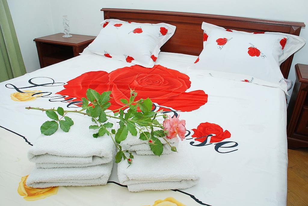 Rentday Apartments - Kiev エクステリア 写真